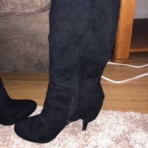Fergie heel boots